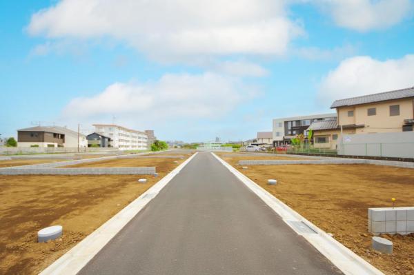 グランシア・ COEDO街～川越市上野田町～ 前面道路含む現地写真