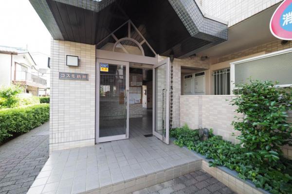 【駅徒歩8分・リフォーム済み】コスモ鶴瀬　1階 エントランス（外）