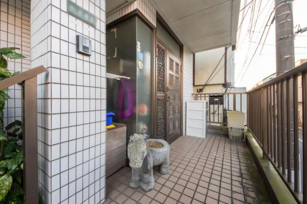 【角地／ガレージ／屋上2か所】新座市栄5丁目　中古一戸建て 玄関