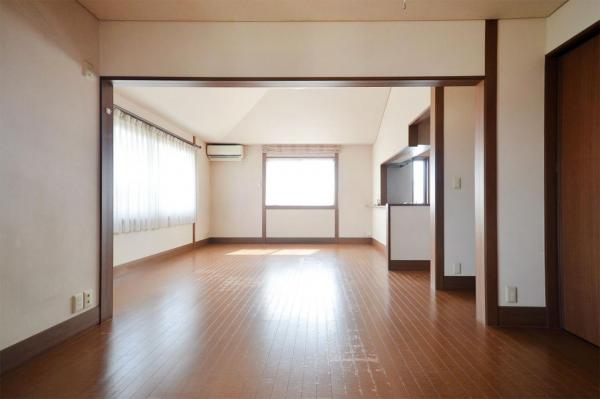 【ミサワホーム施工】鶴ヶ島市新町　中古一戸建て（二世帯住宅） リビング