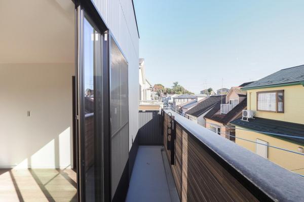 富士見市鶴馬3丁目　新築一戸建て バルコニー