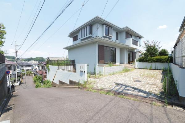 所沢市上山口　中古一戸建て 前面道路含む現地写真