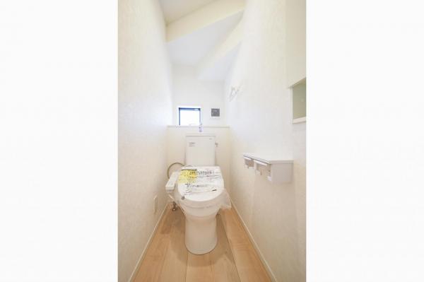 狭山市鵜ノ木　新築一戸建て トイレ
