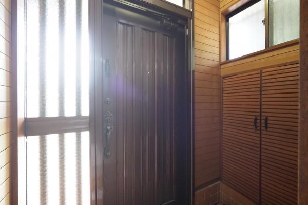 飯能市大字飯能　中古戸建 玄関