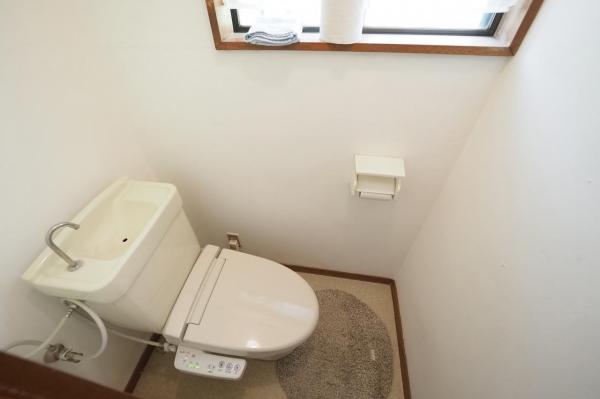 飯能市大字飯能　中古戸建 トイレ