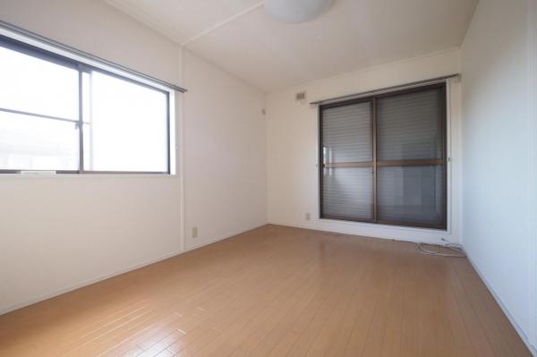 坂戸市花影町　中古一戸建て 寝室