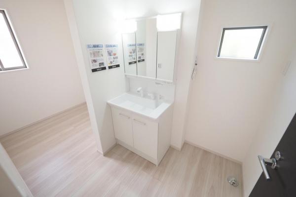 狭山市大字北入曽　新築一戸建て　全2棟 洗面化粧台