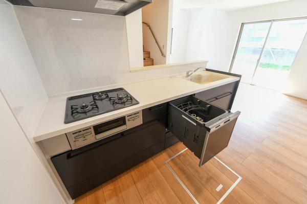 【価格変更／住協新所沢支店の現地販売会開催中】入間市扇台6丁目 新築分譲住宅 キッチン