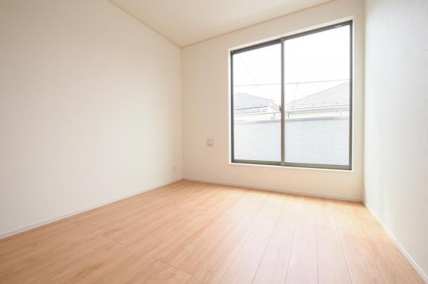 【見学予約受付中♪／全室南向き3LDK】小平市小川東町　新築一戸建て 洋室