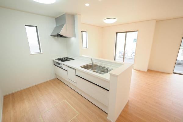 【見学予約受付中♪／全室南向き3LDK】小平市小川東町　新築一戸建て キッチン