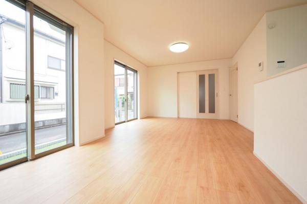 【見学予約受付中♪／全室南向き3LDK】小平市小川東町　新築一戸建て リビングダイニング