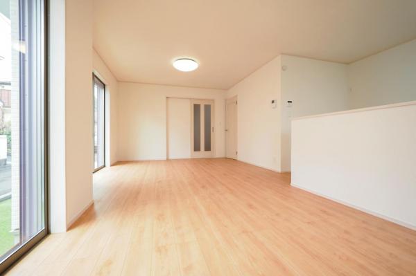 【見学予約受付中♪／全室南向き3LDK】小平市小川東町　新築一戸建て リビングダイニング