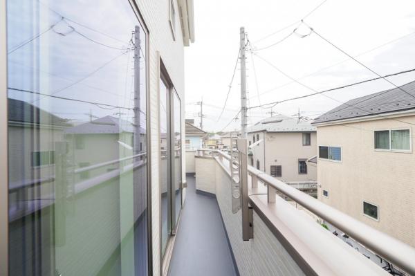 【見学予約受付中♪／全室南向き3LDK】小平市小川東町　新築一戸建て バルコニー