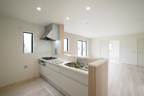 狭山市柏原　新築一戸建て キッチン