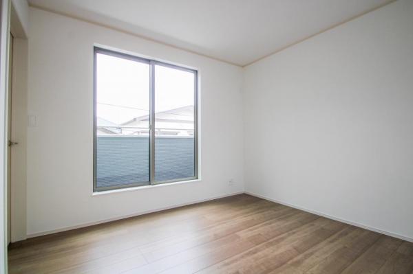 新座市栄5丁目　新築一戸建て 洋室