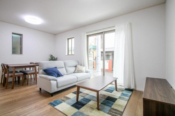 新座市栄5丁目　新築一戸建て リビングダイニング