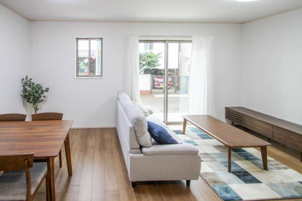 新座市栄5丁目　新築一戸建て リビングダイニング