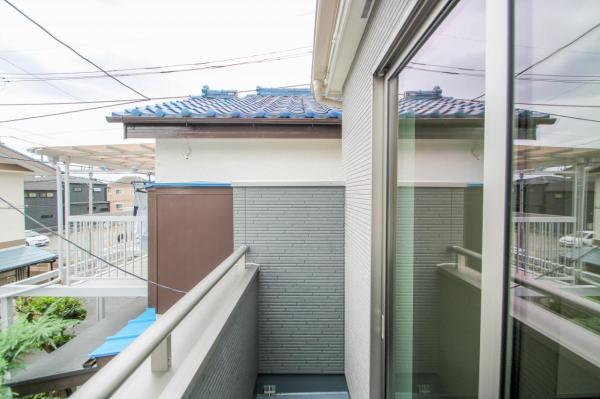 新座市栄5丁目　新築一戸建て バルコニー