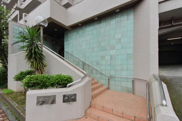 グリーンビレッジ豊玉　7階 エントランス（外）