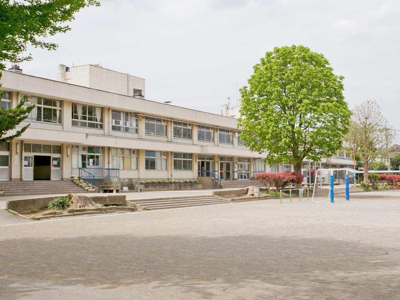 富士見市立関沢小学校