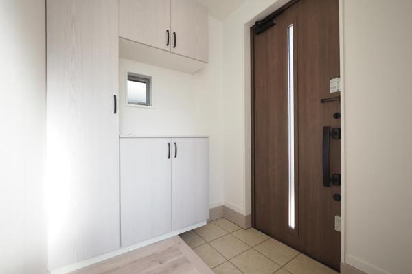 狭山市大字水野　新築一戸建て 玄関