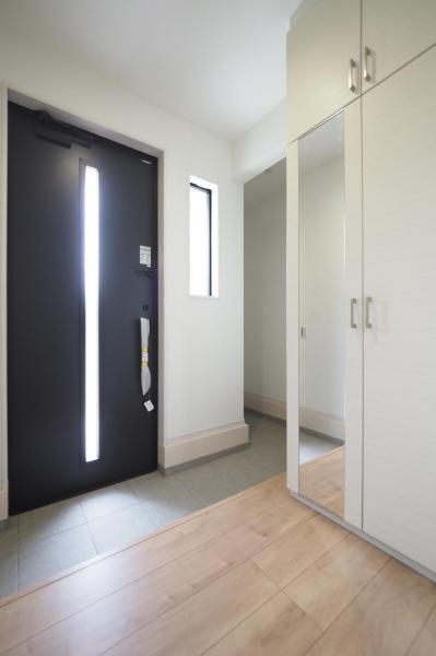 【敷地43坪超／4LDK】川越市宮元町　新築一戸建て　 玄関