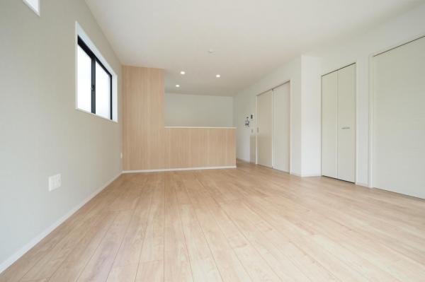 【敷地43坪超／4LDK】川越市宮元町　新築一戸建て　 リビングダイニング