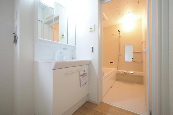 【敷地43坪超／4LDK】川越市宮元町　新築一戸建て　 洗面化粧台