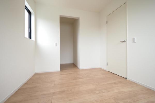 【敷地43坪超／4LDK】川越市宮元町　新築一戸建て　 洋室