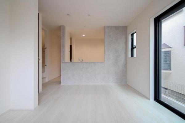 【見学予約受付中♪／収納空間充実】小平市仲町　新築一戸建て リビングダイニング