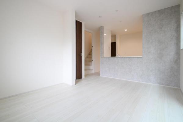 【見学予約受付中♪／収納空間充実】小平市仲町　新築一戸建て リビングダイニング