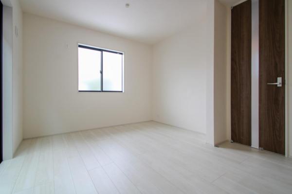 【見学予約受付中♪／収納空間充実】小平市仲町　新築一戸建て リビングダイニング