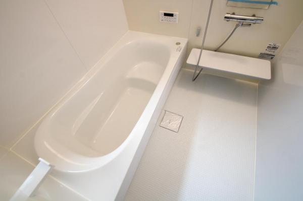 【見学予約受付中♪／収納空間充実】小平市仲町　新築一戸建て 浴室