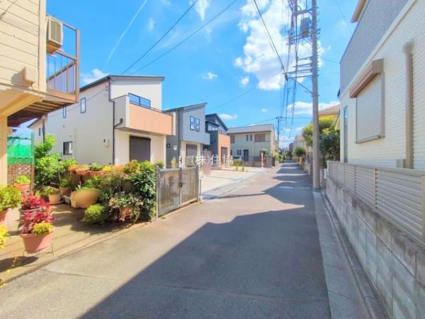 志木市柏町3丁目　新築一戸建て 前面道路含む現地写真