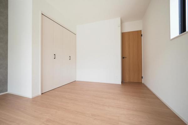 志木市柏町3丁目　新築一戸建て 洋室