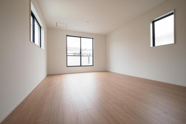 志木市柏町3丁目　新築一戸建て リビングダイニング