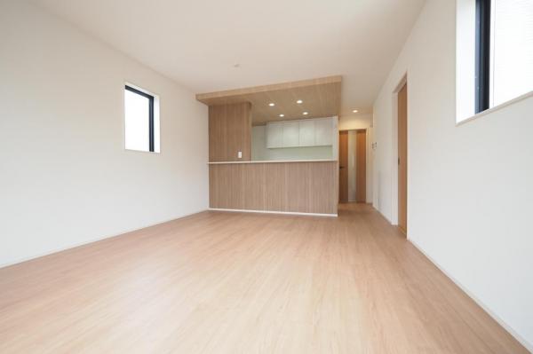 志木市柏町3丁目　新築一戸建て リビング