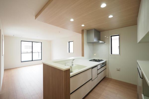 志木市柏町3丁目　新築一戸建て キッチン