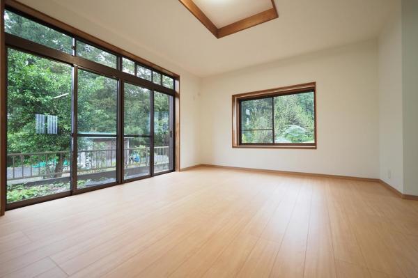 日高市新堀　中古一戸建て リビングダイニング