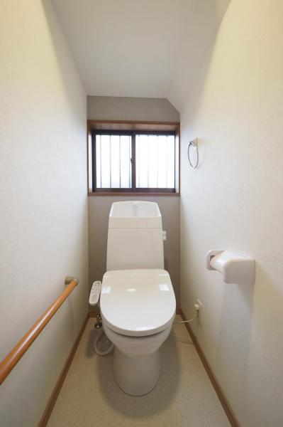 日高市新堀　中古一戸建て トイレ