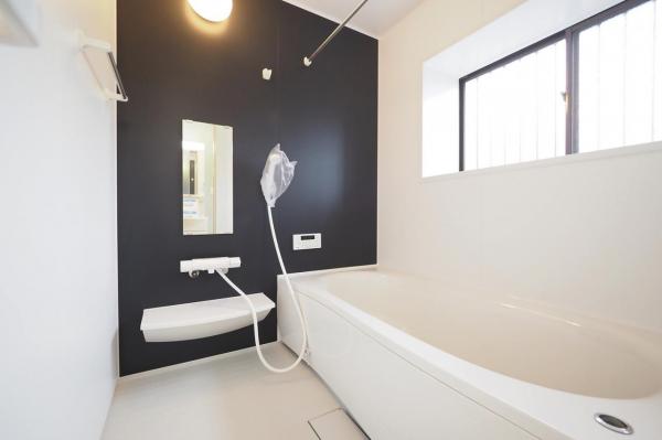 日高市新堀　中古一戸建て 浴室