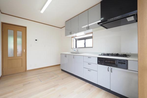 飯能市平松　中古戸建 ダイニングキッチン