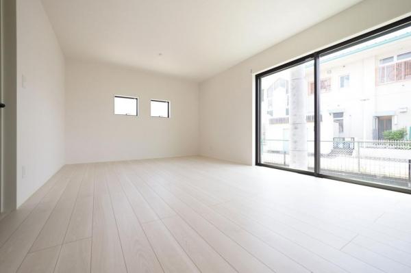 川越市小仙波2丁目　新築一戸建て リビングダイニング