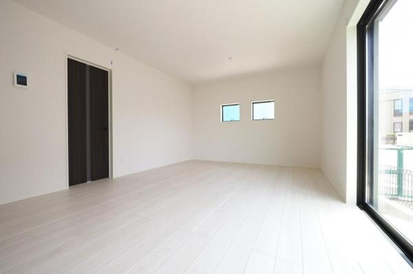 川越市小仙波2丁目　新築一戸建て リビングダイニング