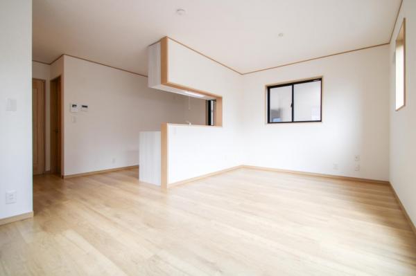 【見学予約受付中♪／全室2面採光】小平市上水新町3丁目　新築一戸建て リビングダイニング