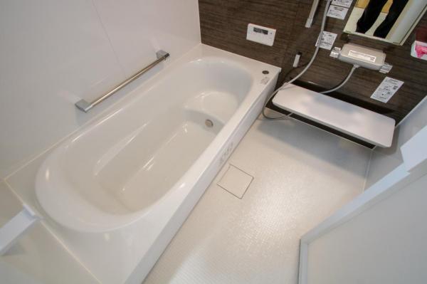 【見学予約受付中♪／全室2面採光】小平市上水新町3丁目　新築一戸建て 浴室