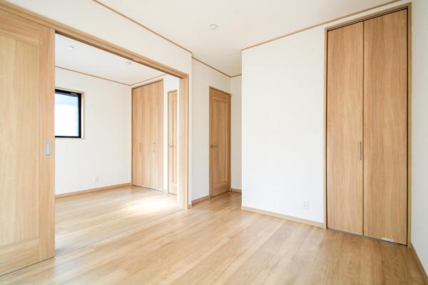 【見学予約受付中♪／全室2面採光】小平市上水新町3丁目　新築一戸建て 洋室