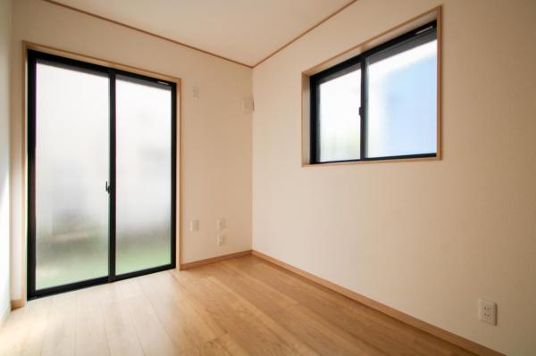 【見学予約受付中♪／全室2面採光】小平市上水新町3丁目　新築一戸建て 洋室