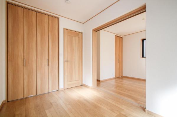 【見学予約受付中♪／全室2面採光】小平市上水新町3丁目　新築一戸建て 洋室