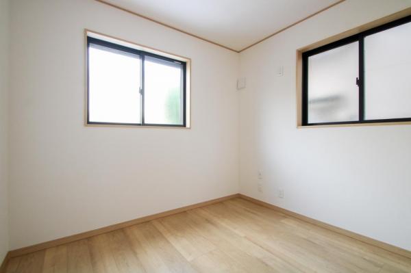 【見学予約受付中♪／全室2面採光】小平市上水新町3丁目　新築一戸建て 洋室